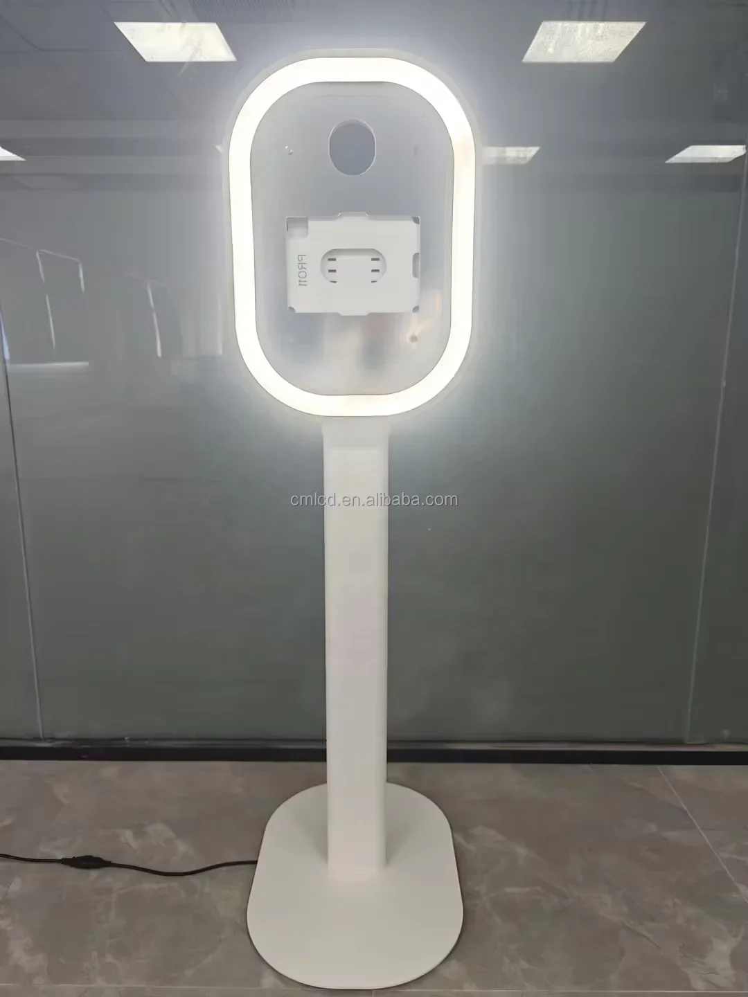 مستلزمات الحفلات: ماكينة تصوير - مراجعة Photo Booth Machine وسعره
