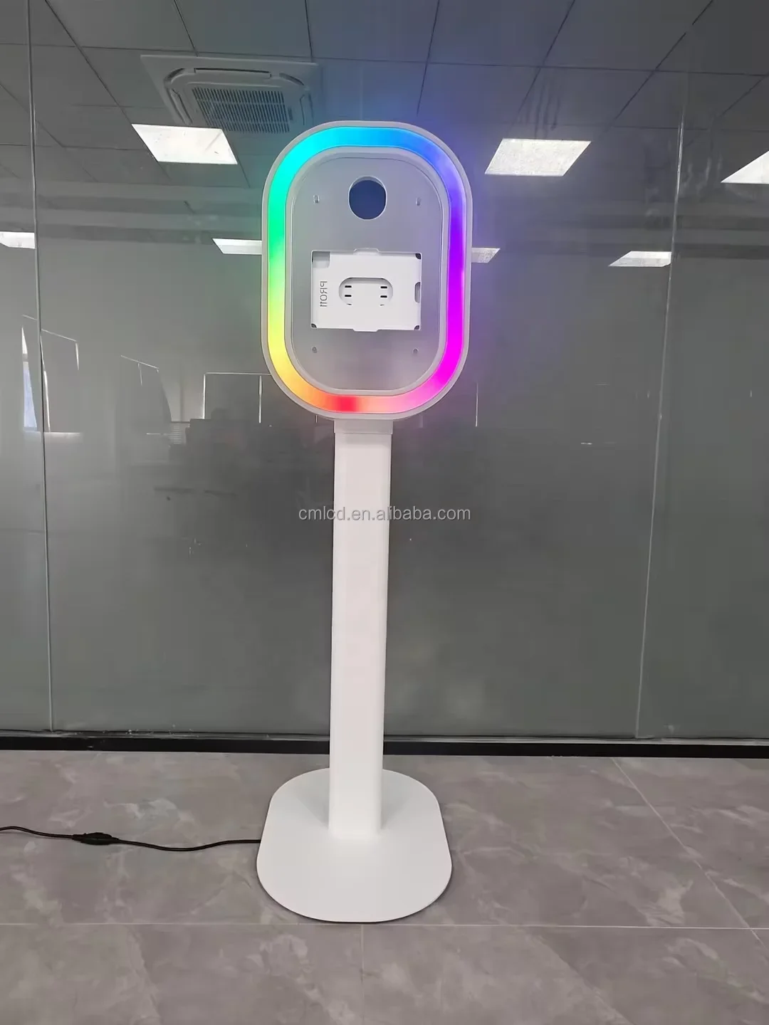 مستلزمات الحفلات: ماكينة تصوير - مراجعة Photo Booth Machine وسعره
